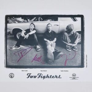 "Foo Fighters" 10x8 Autographed Photo