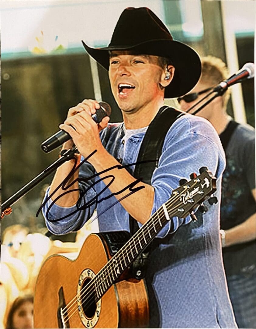 "Kenny Chesney" Autographed 8x10 Photo