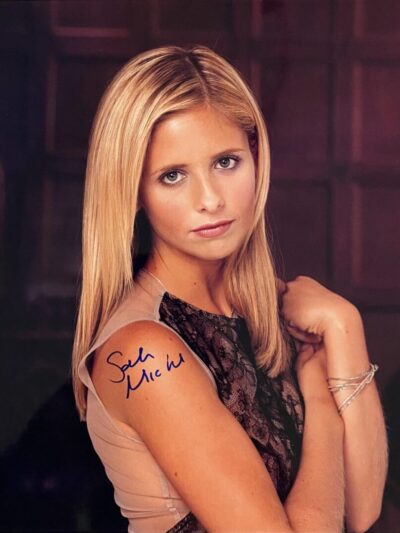 "Sarah Michelle Gellar" 8x10 Autographed Photo