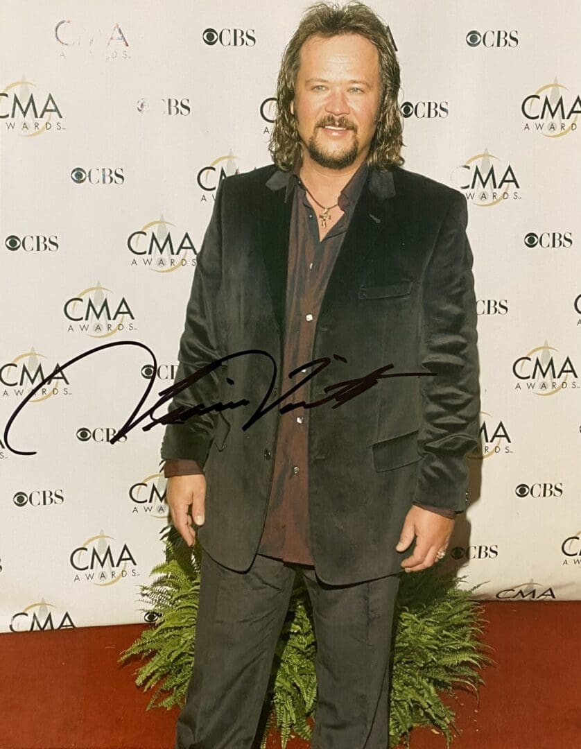 "Travis Tritt" Autographed 8x10 Photo