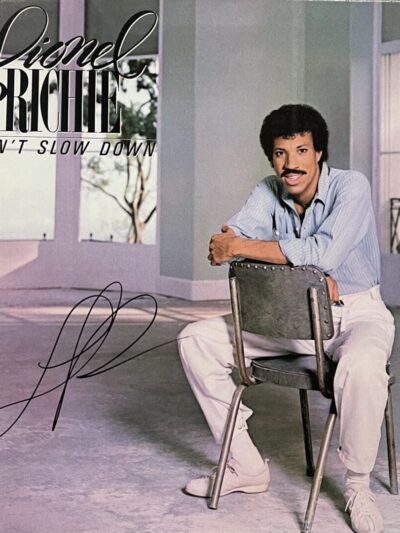 "Lionel Richie" Autographed Album "Can't Slow Down"