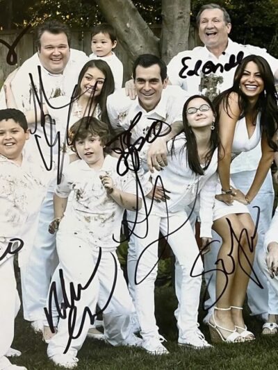 "Modern Family" Cast Signed 10x8 Photo
