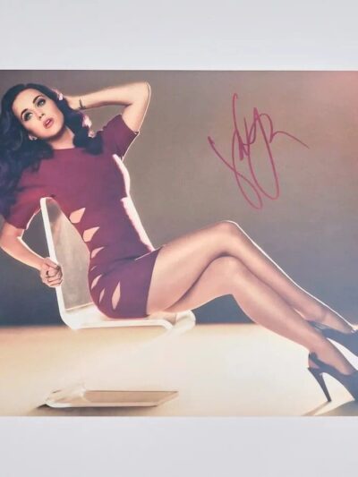 "Katy Perry" Autographed 10x8 Photo