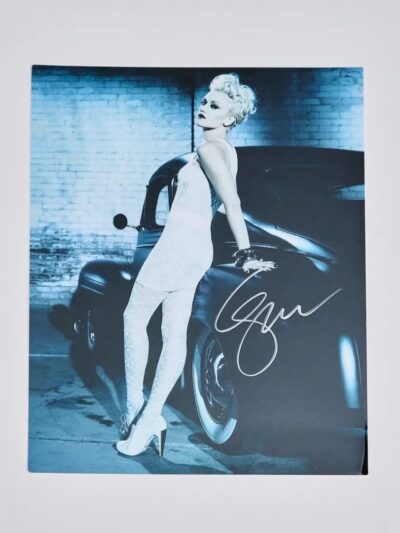 "Gwen Stefani" Autographed 8x10 Photo