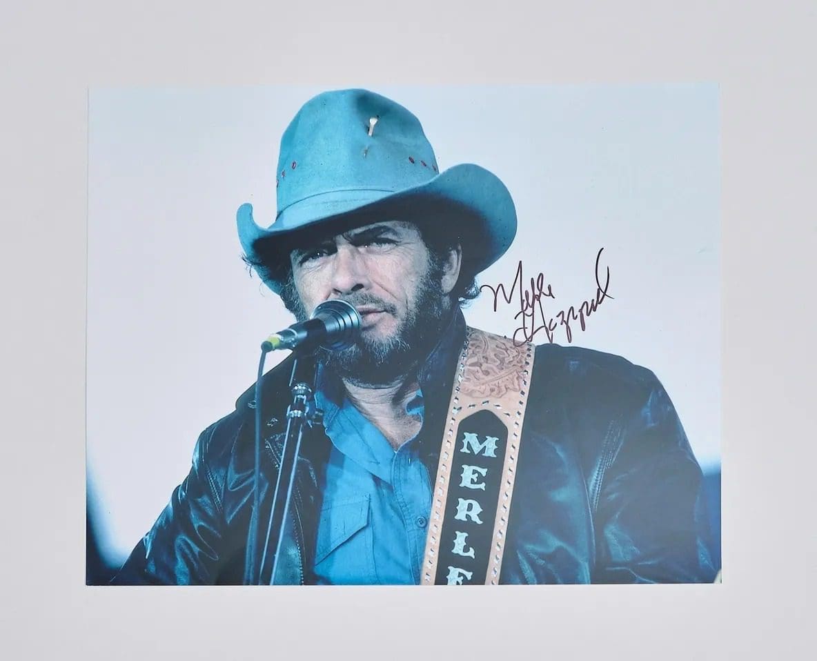 "Merle Haggard" Autographed 10x8 Photo